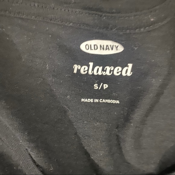 Old navy Relaxed Fit Round Neck Black Tee - Picture 5 of 8
